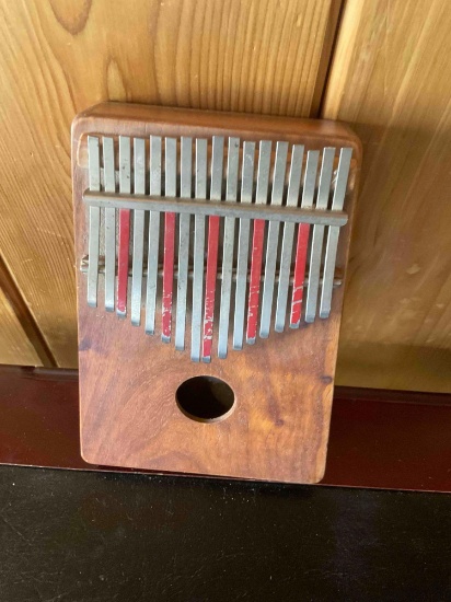 Vintage Hugh Tracey Kilimba musical instrument. 7.5" x 5.5"