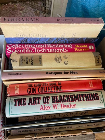 Assorted books. 14 pieces
