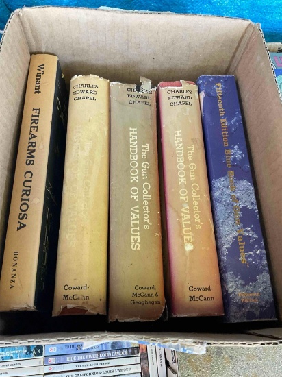 Assorted gun books. 5 pieces