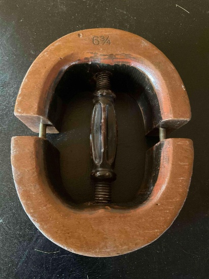 Vintage wood 6 3/4 hat stretcher
