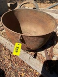 Vintage 20qt cast iron kettle bowl, has small hole on the bottom