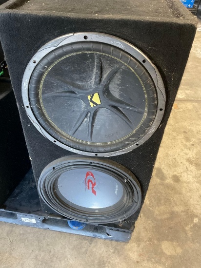 Kicker & Alpine 15" dual subwoofer. Box 17" x34" 14"