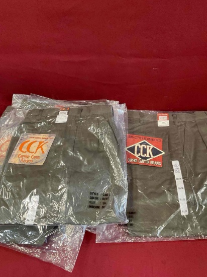 New individually packed Copper Canyon Khakis Olive color size 36x38 men's pants. 6 pieces