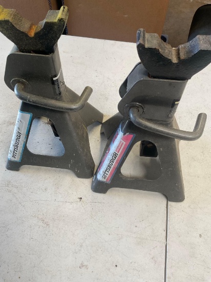 Pittsburgh 3 ton Heavy Duty jacks. 2 pieces