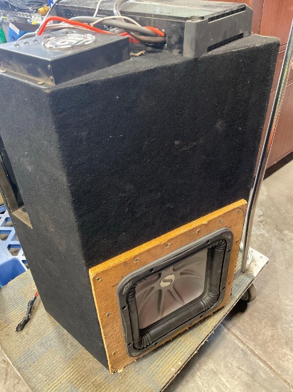 12" Kicker subwoofer, DB drive digital bass enhancer,Rockford Fosgate Punch P1000-1bd.Box 30" x16"