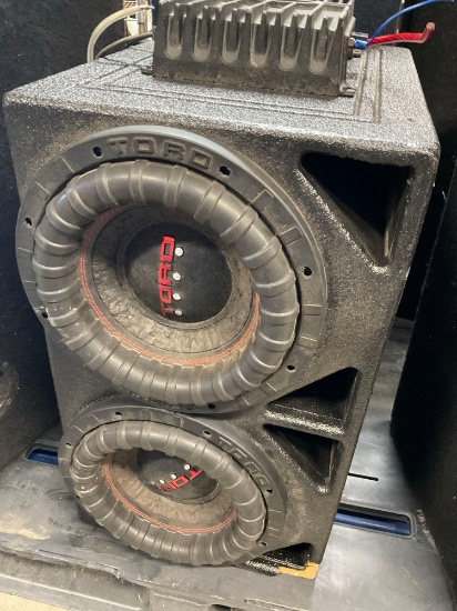 Toro 10" dual subwoofer, Q Bomb box 13" x 22" x 19" & amplifier