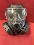 Size M protection gas mask