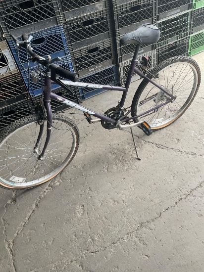 Huffy Thunder Road 18 speed bicycle