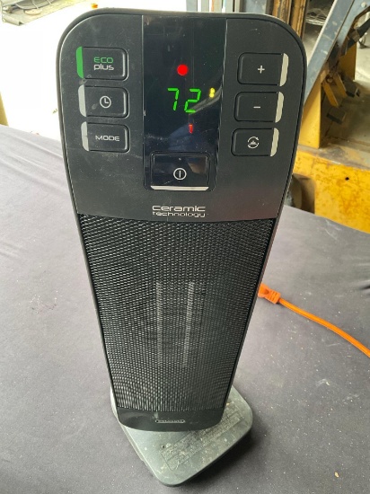 DeLonghi Ceramic Technology heater, turned on