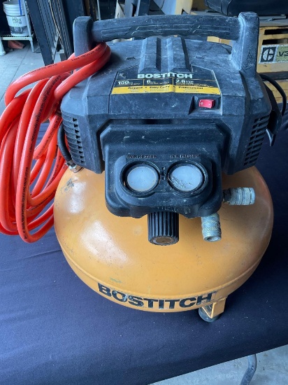 Bostitch 150 PSI, 6 gal, BTFP02012, Turned On