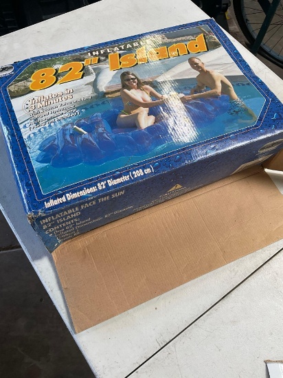 Hydro Zone inflatable 82" Island