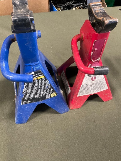 Duralast & Hyper Tough 2 ton jack stands.