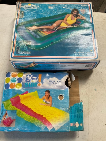 The Wet Set 58804 & Go For Sun wave mat bloat, both boxes have damage