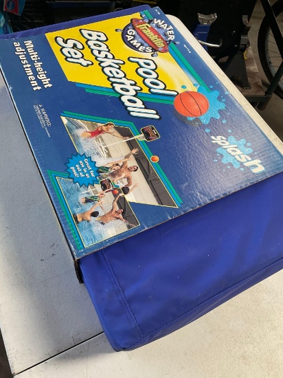 Franklin Water Games pool basketball set