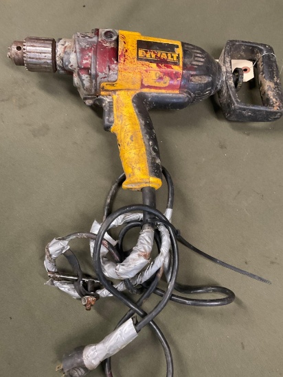 Dewalt 1/2" VSR drill, turned on