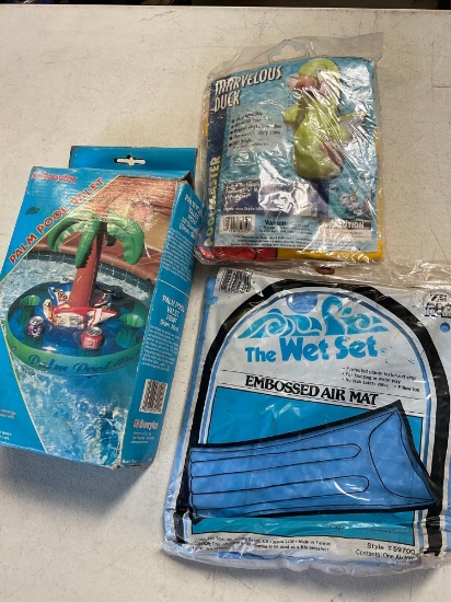 Sevylor palm pool valet, Marvelous Duck & The Wet Set air mat