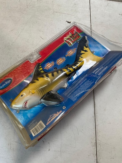 Swim Ways Rainbow Reef Battle Shark