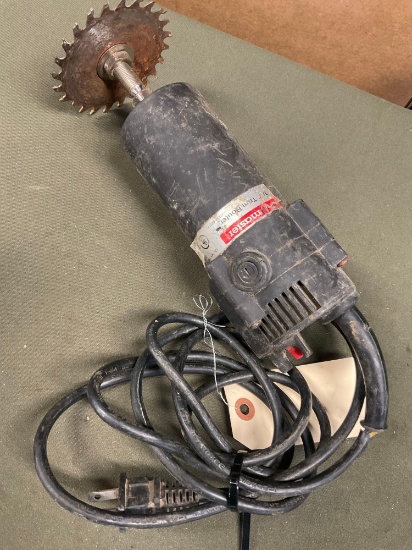 Drillmaster 1/4" trim router, turned on