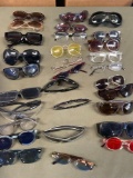 Assorted sun glasses. 30 pieces