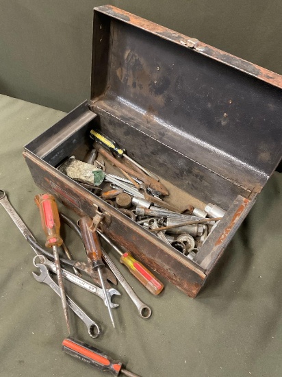 Masters Mechanics tool box and assorted tools. 30 pieces