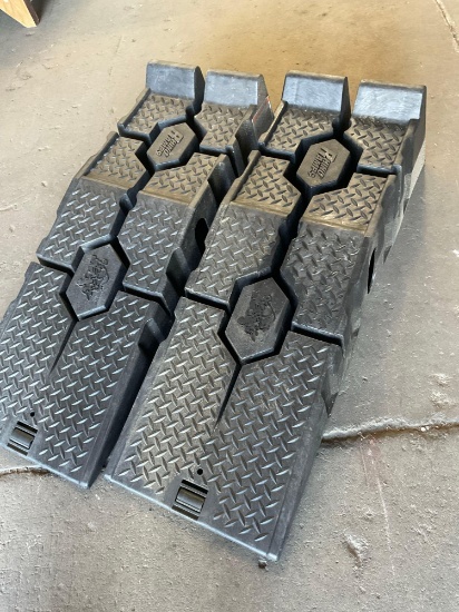 Set, Rhino vehicle ramps