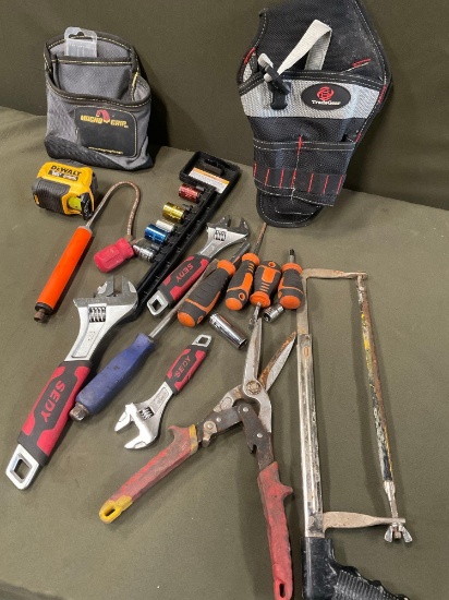 Assorted tools & tool belt pouches. 18 pieces