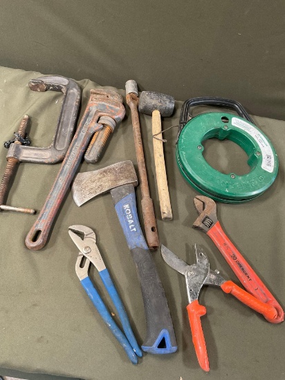 Assorted tools. 9 pieces