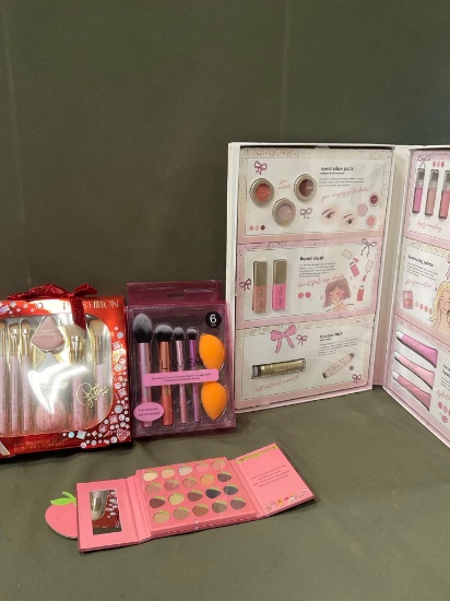 New, unknown expiration. Brush sets & makeup sets. 4 pieces