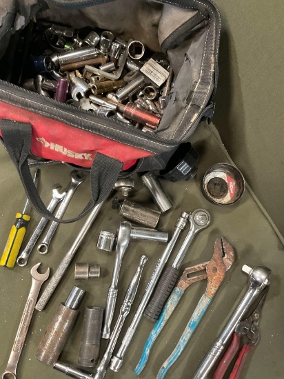 Husky bag and assorted tools. 40 pieces