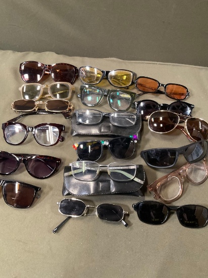 Assorted glasses. 18 pieces