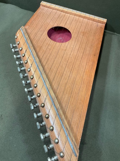15 string lap harp