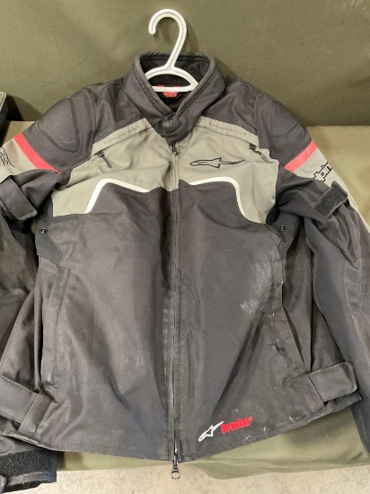 AlpineStar Drystar motorcycle jacket,medium, dirty, zipper works, rip on arm see pic