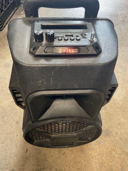 Tzumi 7485 Bluetooth speaker, turned on, no cord