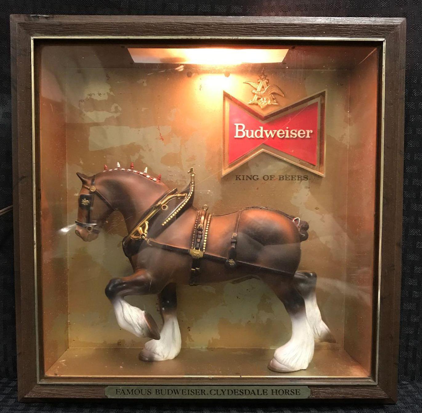 Famous Budweiser Clydesdale Horse Light | Proxibid display picture 1