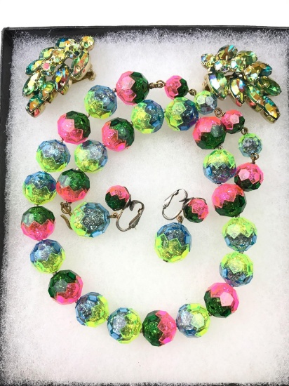 Vogue beads and earrings