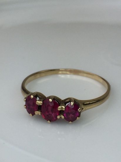 10K Yellow Gold Pink Sapphire ring