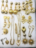 Gold earring - necklace- bracelet lot