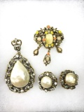 Lot of 2 brooches/earrings - signed ART