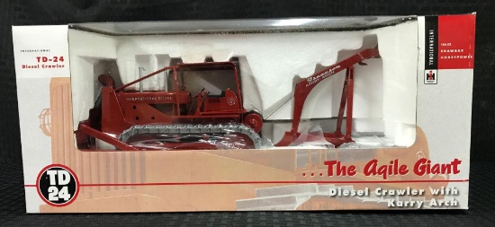 I-H T-D 24 Diesel Crawler with Karry Arch Diecast Replica Tractor in Box