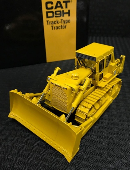 Caterpillar CAT D9H Track-Type Tractor In Box