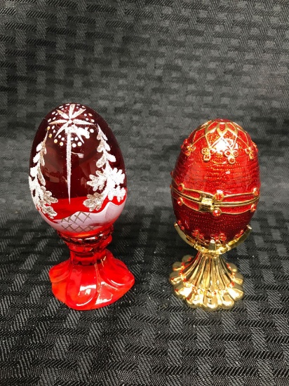 Lot of two fenton hand-painted glass Christmas eggs