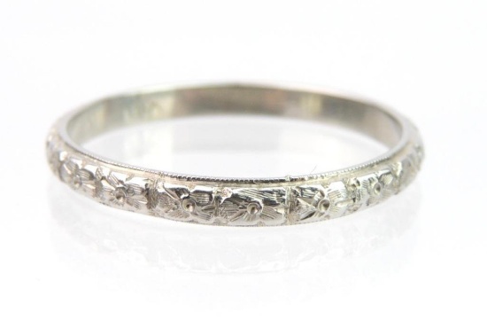 18k White Gold Band