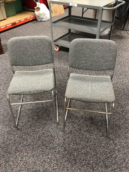 Lot of two Modern Chairs