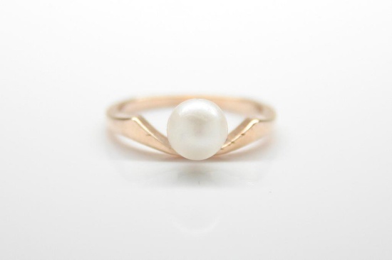 10k Yellow Gold Pearl Ring