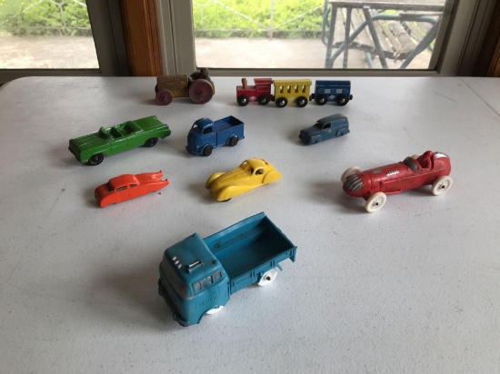 Group of 11 vintage toy vehicles