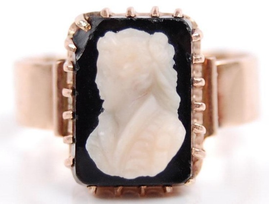 14k Yellow Gold Onyx and Cameo Ring