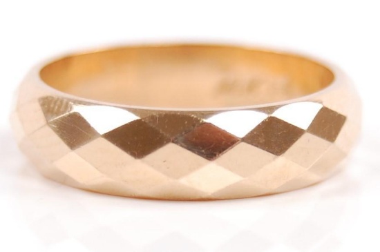 14k Yellow Gold Patterned Band