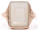 10k Yellow Gold Mother of Pearl Ring