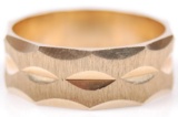 14k Yellow Gold Patterned Band