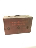 General Electric electronics vacuum tube case with tubes